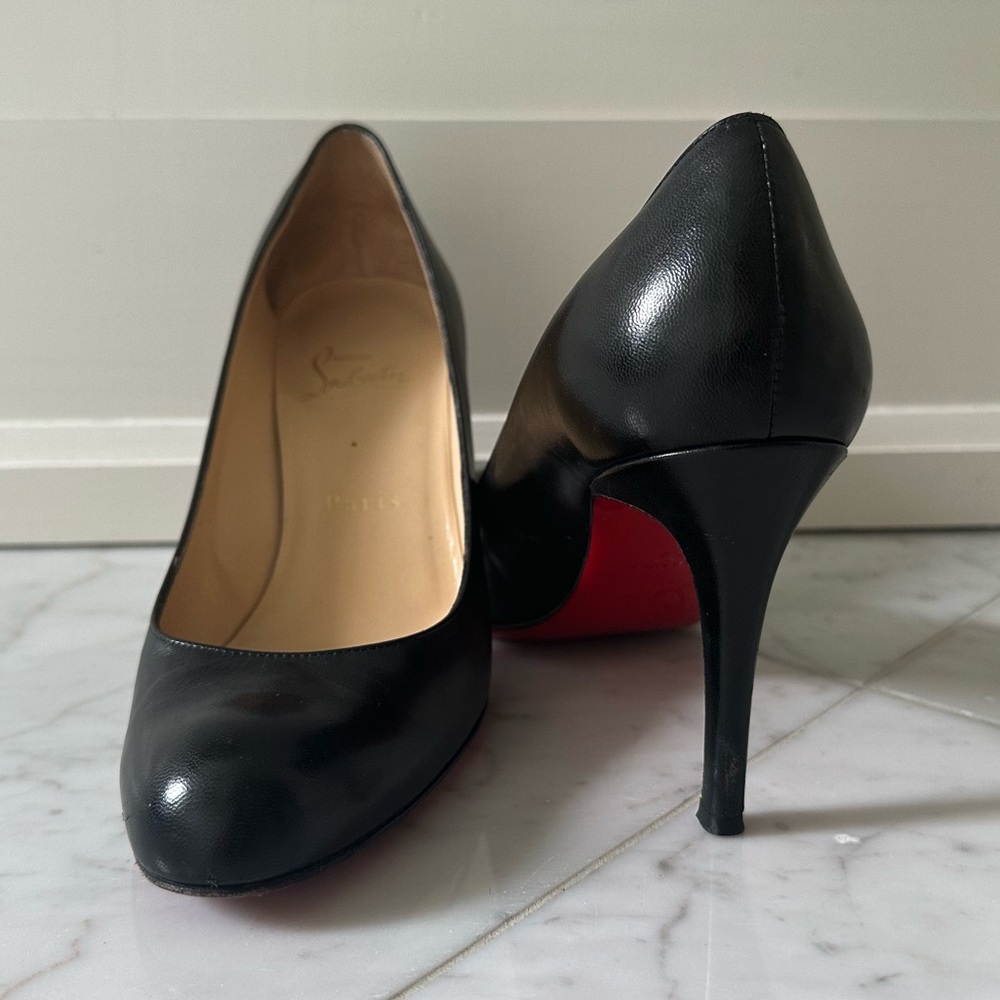 Christian Louboutin Black Pumps size 37